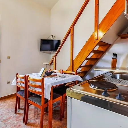 Apartment Istriensonne - Studio-ap Dani 1-3 *